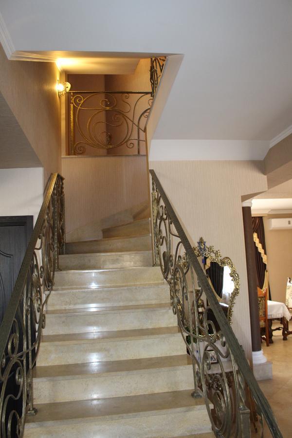 Leon Hotel Tbilisi Exterior photo